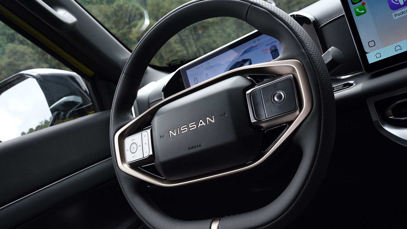 Πολυλειτουργικό τιμόνι Nissan Navara Pro με ψηφιακό πίνακα και οθόνη πολυμέσων.
